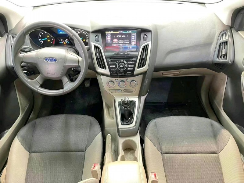 济宁15年福特福克斯5