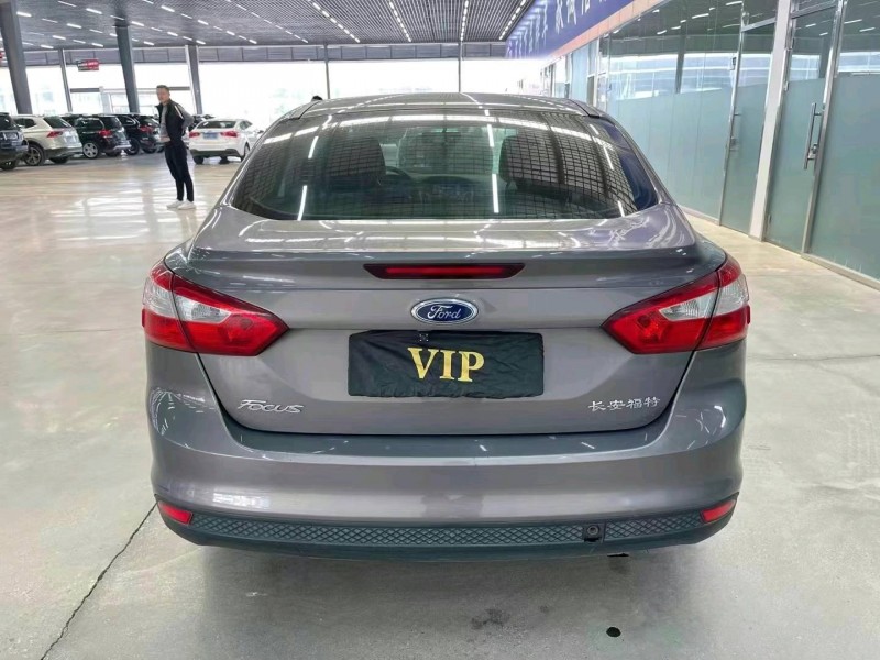 济宁15年福特福克斯8