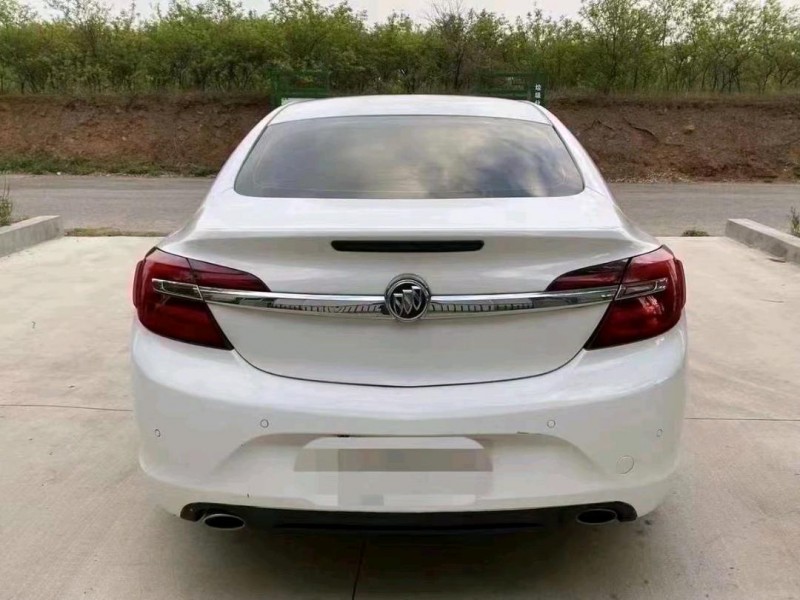 青岛16年别克君威1