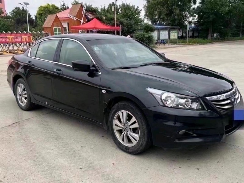 青岛11年本田雅阁2