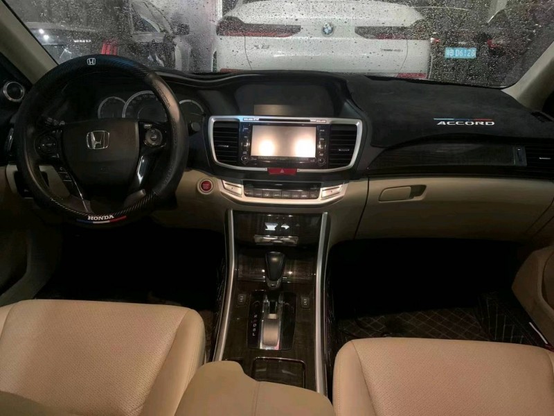 广州14年本田雅阁2