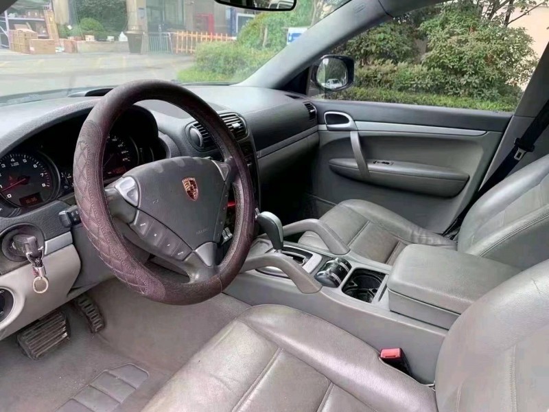 潍坊07年保时捷卡宴8