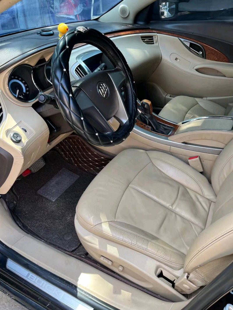 东营11年别克君越5