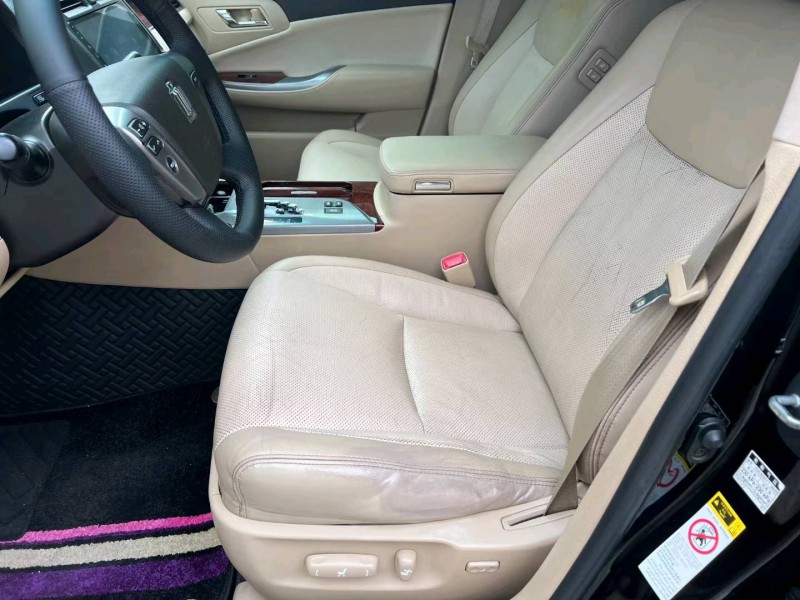 北京14年丰田皇冠3