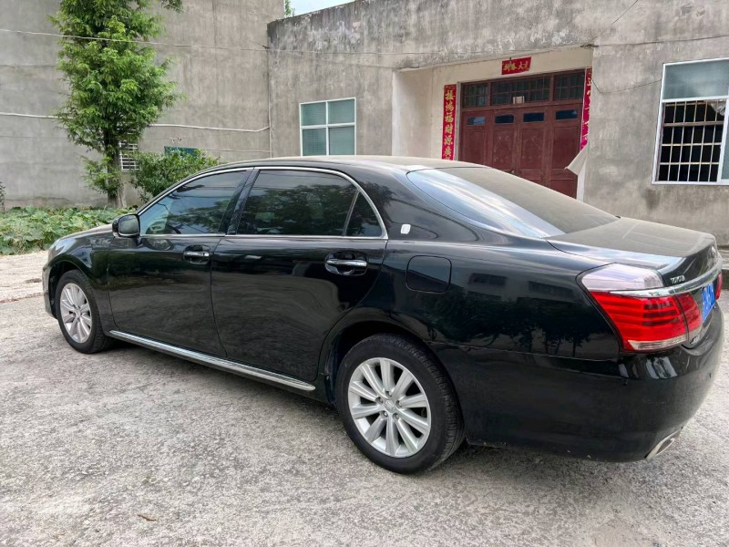 北京14年丰田皇冠6