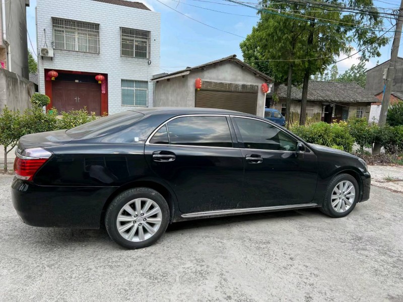 北京14年丰田皇冠7