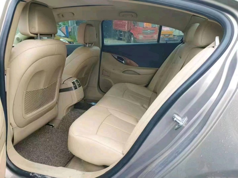 邵阳11年别克君越5