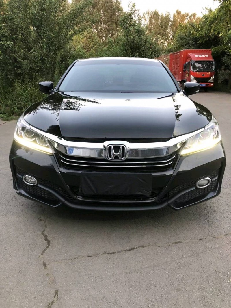 沈阳17年本田雅阁1