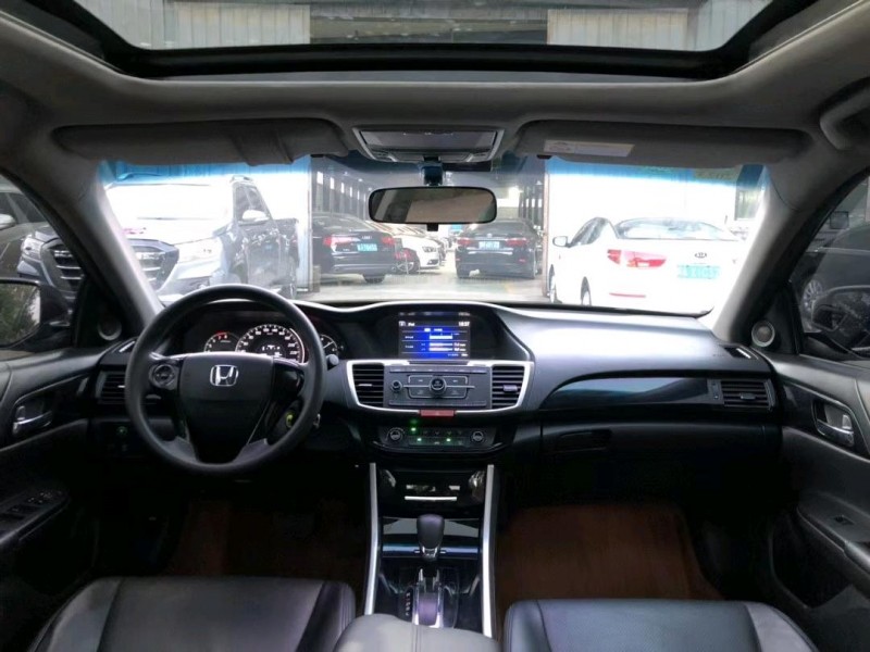 沈阳17年本田雅阁5