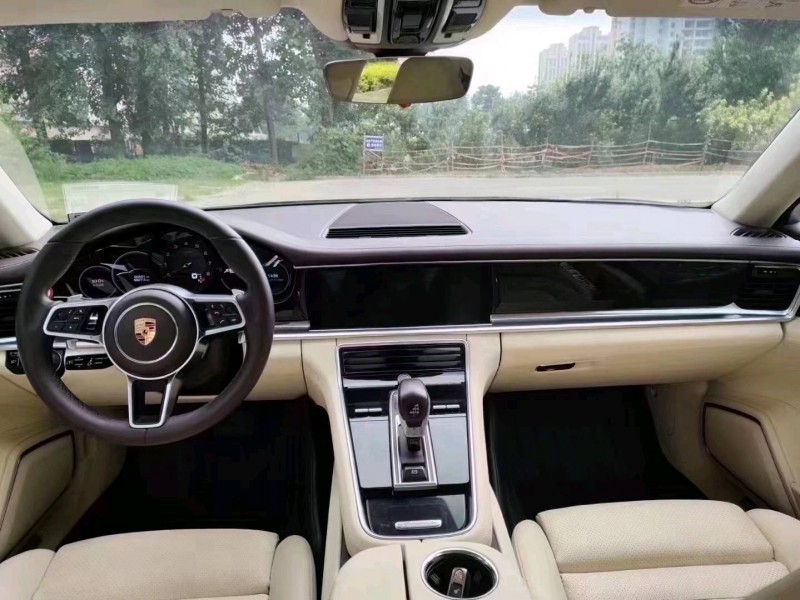 北京18年保时捷帕拉梅拉4