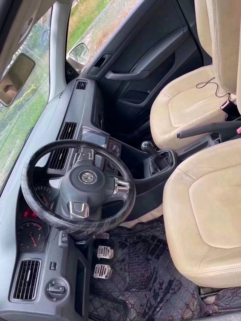 北京14年大众桑塔纳5