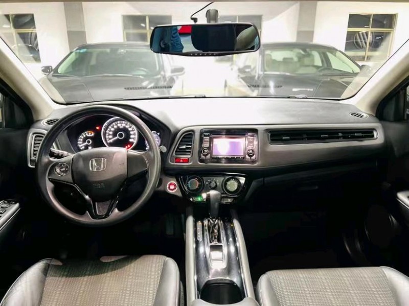 东莞17年本田缤智6