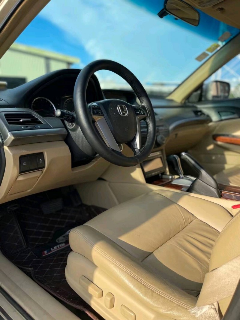 东莞11年本田雅阁3