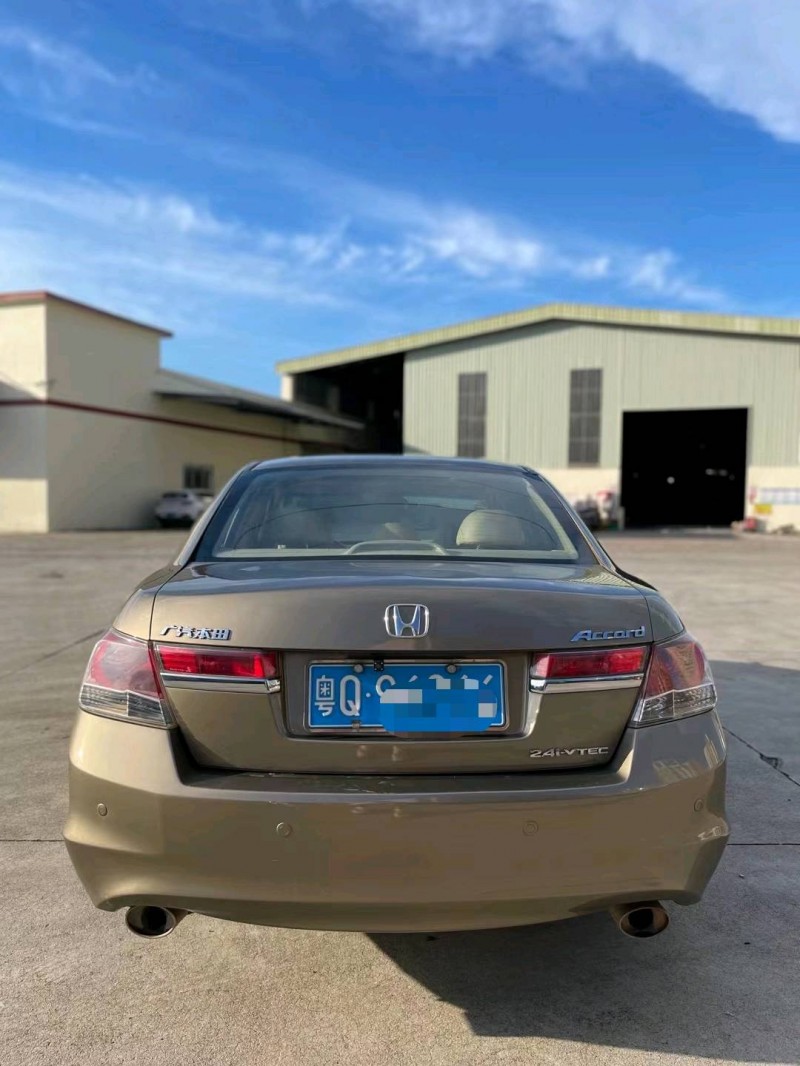 东莞11年本田雅阁9