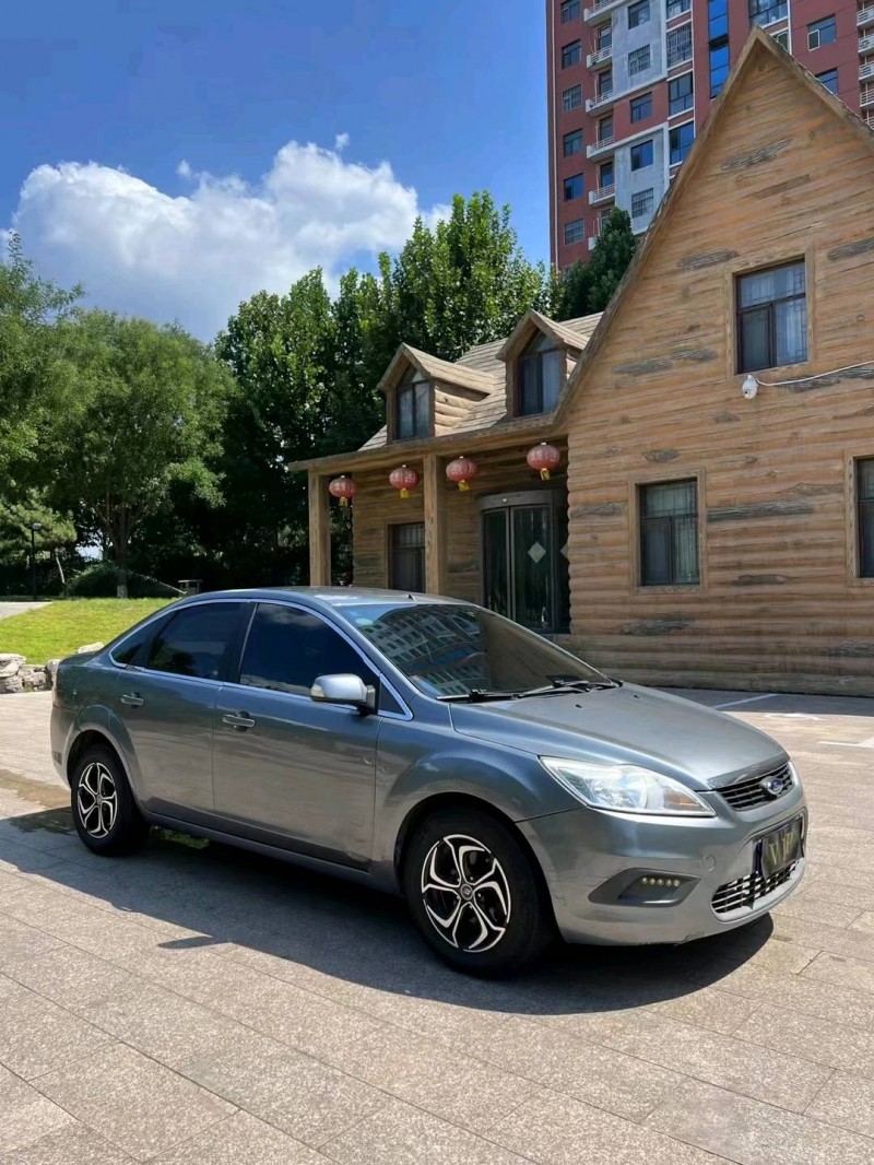 邢台13年福特福克斯2