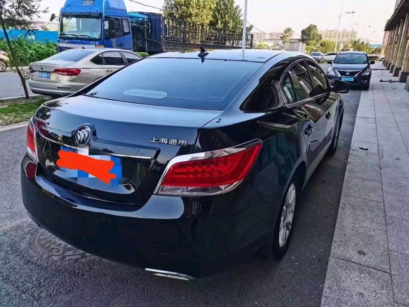 东营11年别克君越5