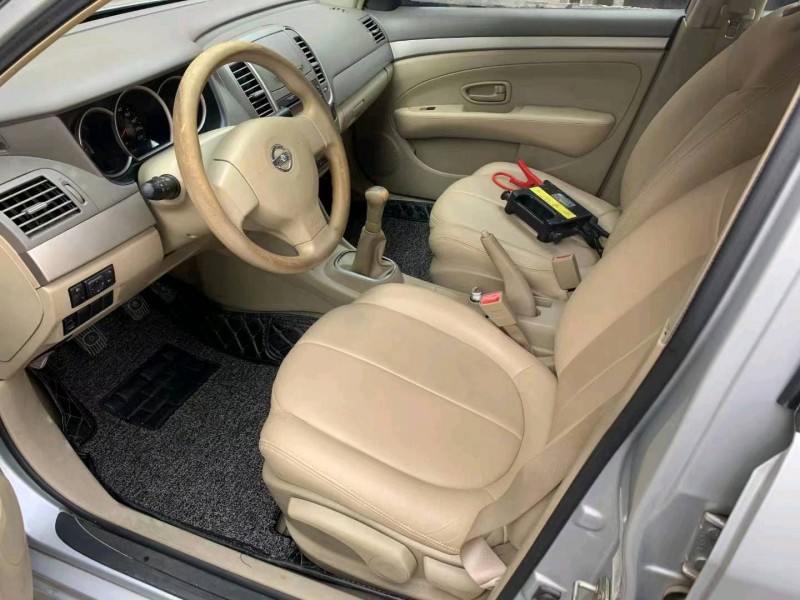 淮北16年日产轩逸5