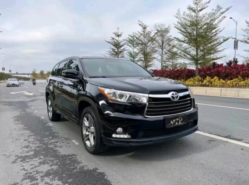 济宁18年丰田汉兰达8