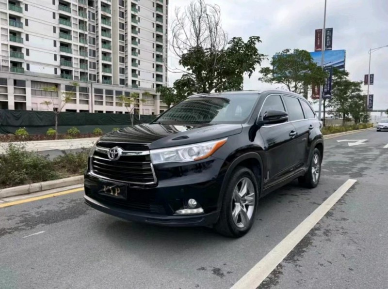 济宁18年丰田汉兰达7