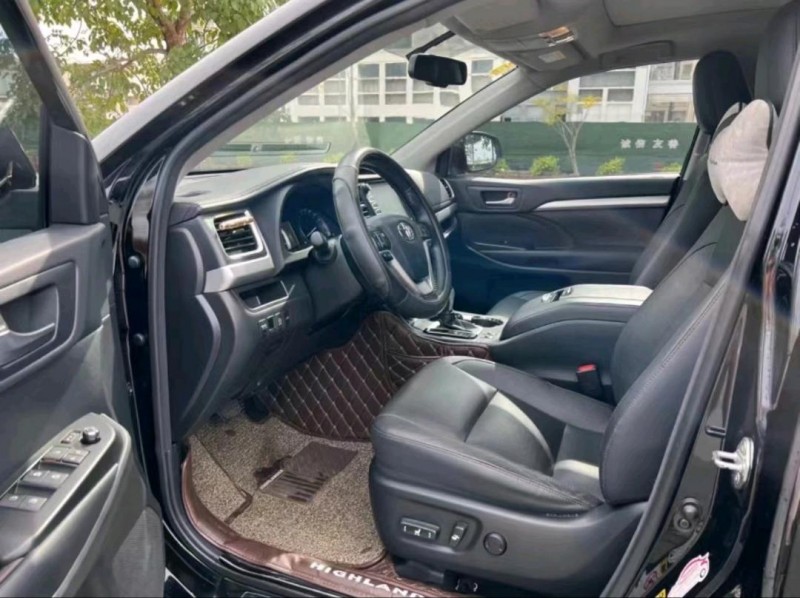 济宁18年丰田汉兰达3