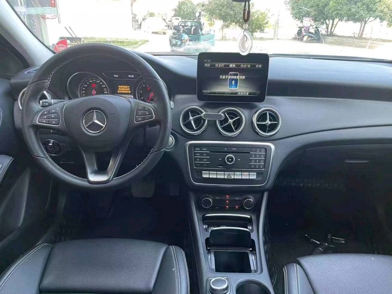 宜春18年奔驰GLA9