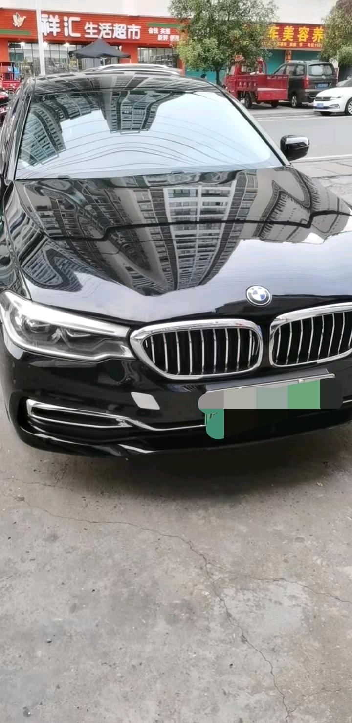 成都18年宝马5系新能源9