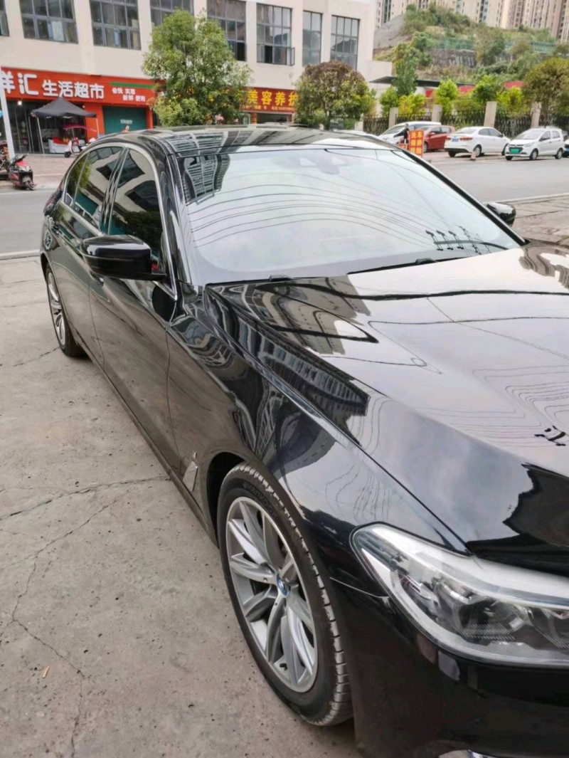 成都18年宝马5系新能源8