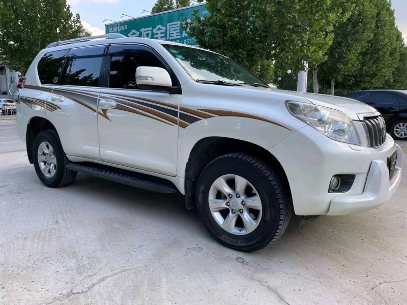济宁12年丰田普拉多3