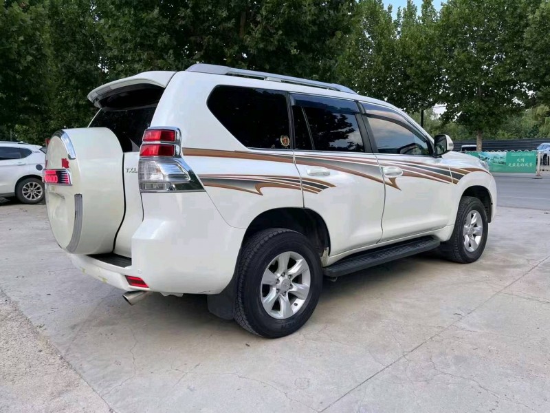济宁12年丰田普拉多8