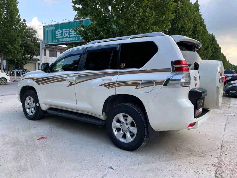 济宁12年丰田普拉多7