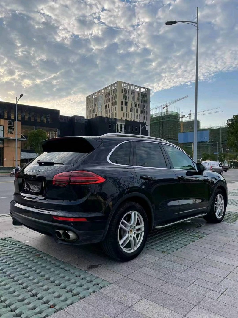 徐州16年保时捷卡宴4