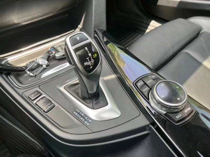 济宁14年宝马3系7