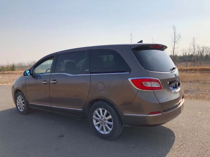 青岛12年别克GL84