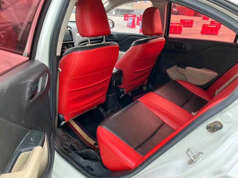 广州19年本田哥瑞8