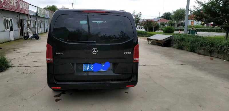 枣庄18年奔驰威霆1