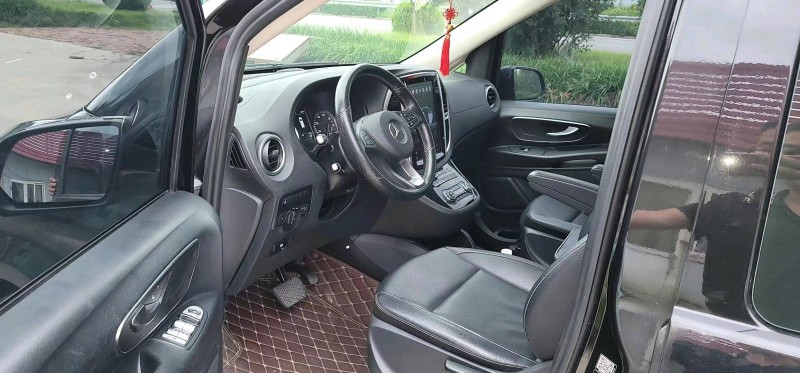 枣庄18年奔驰威霆2