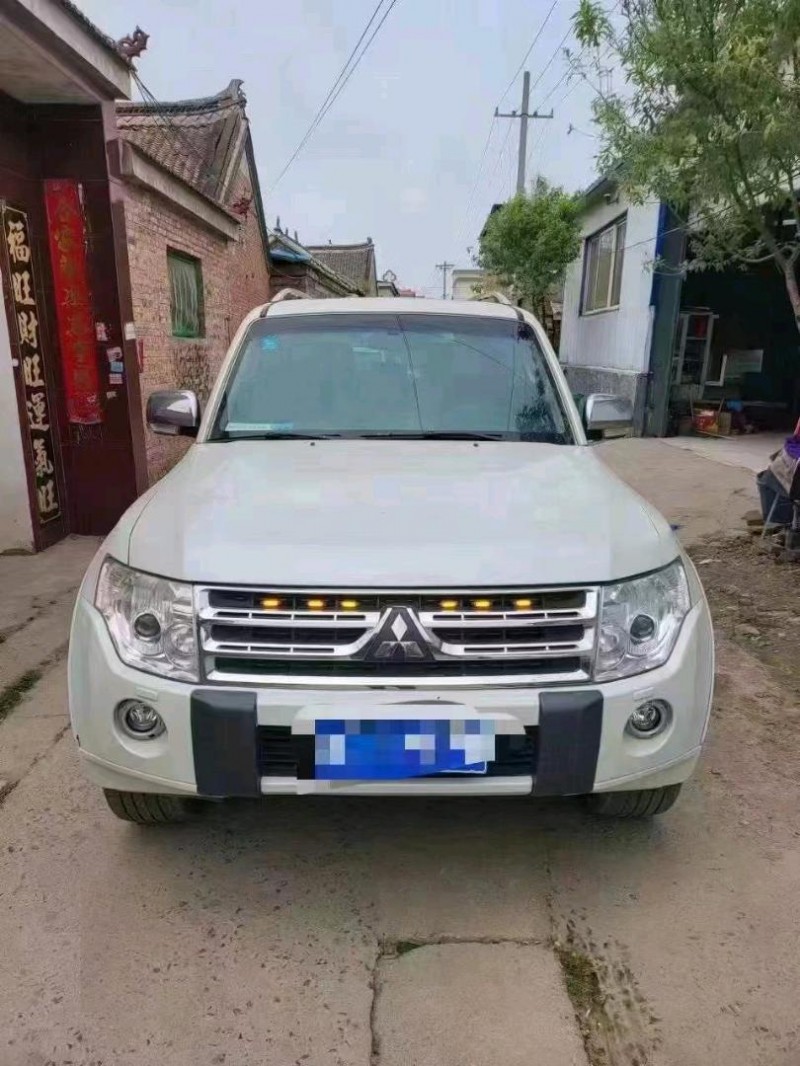东营10年三菱帕杰罗1