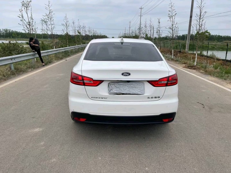 徐州19年福特福睿斯1