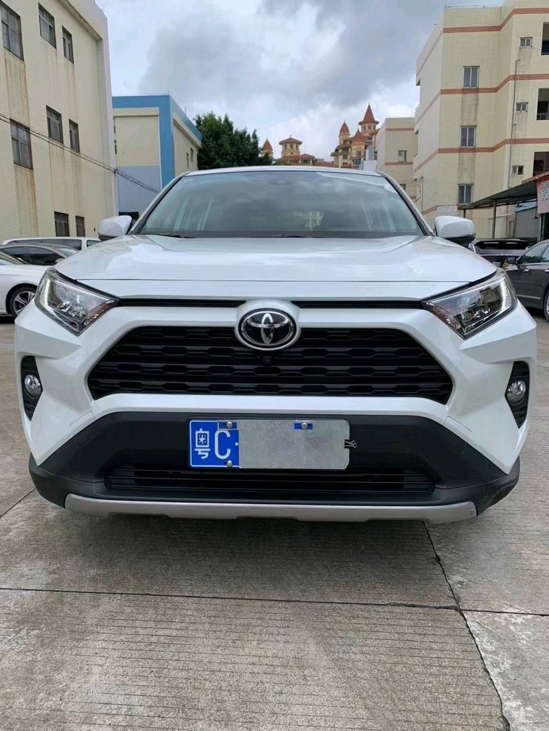 中山22年丰田RAV41