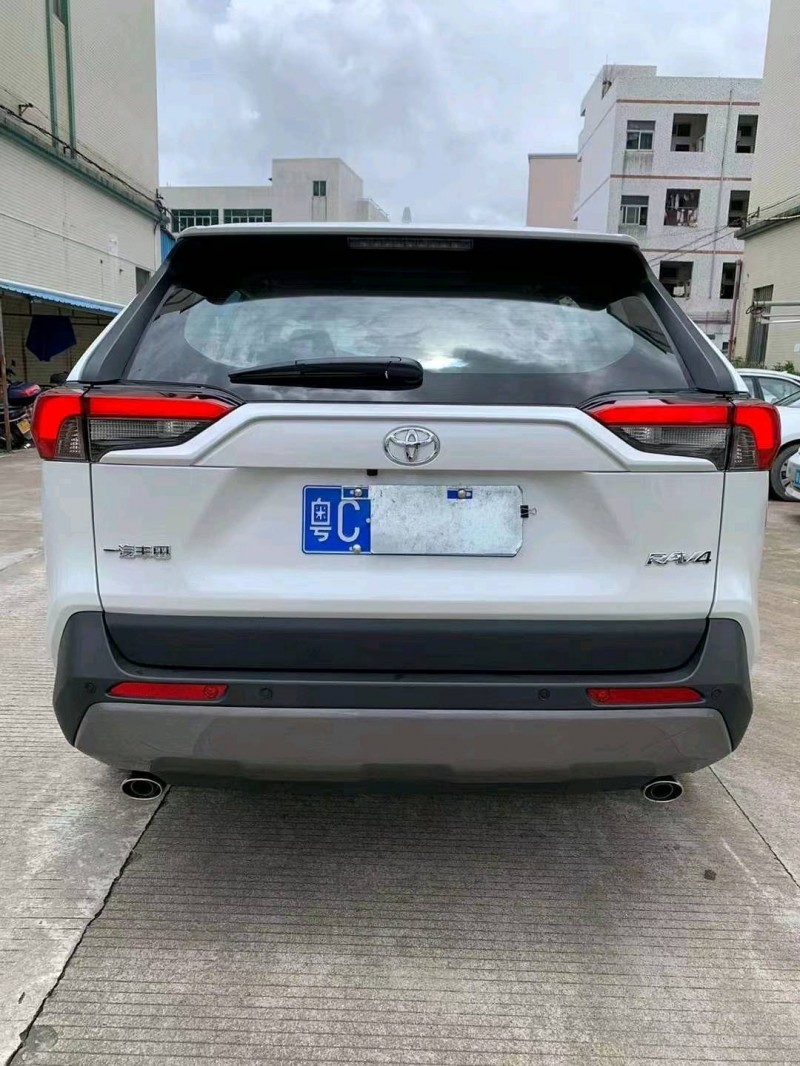 中山22年丰田RAV44
