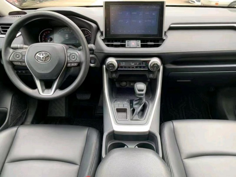 中山22年丰田RAV48