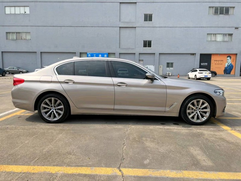 广州17年宝马5系4