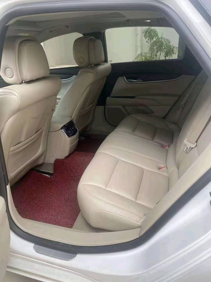 保定14年凯迪拉克XTS3