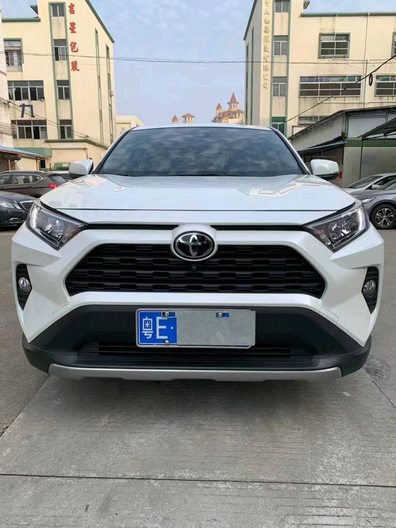 中山21年丰田RAV41