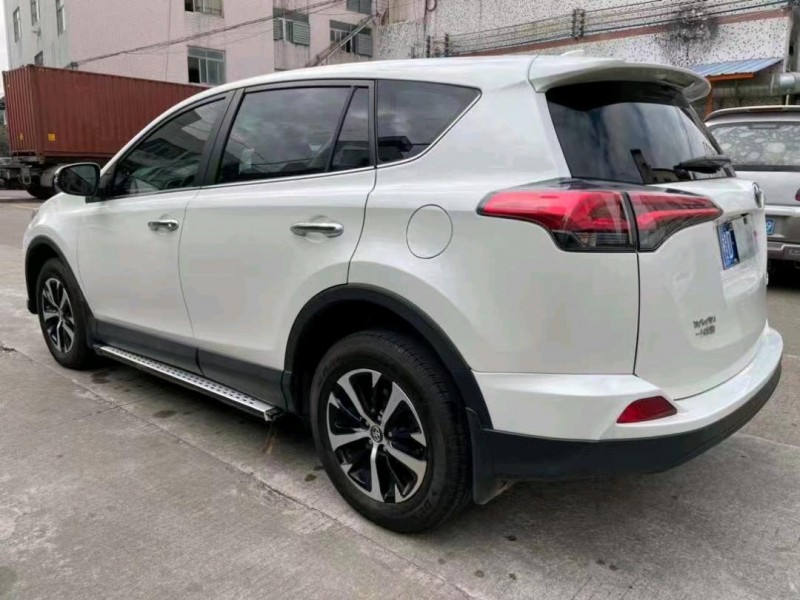 中山19年丰田RAV44