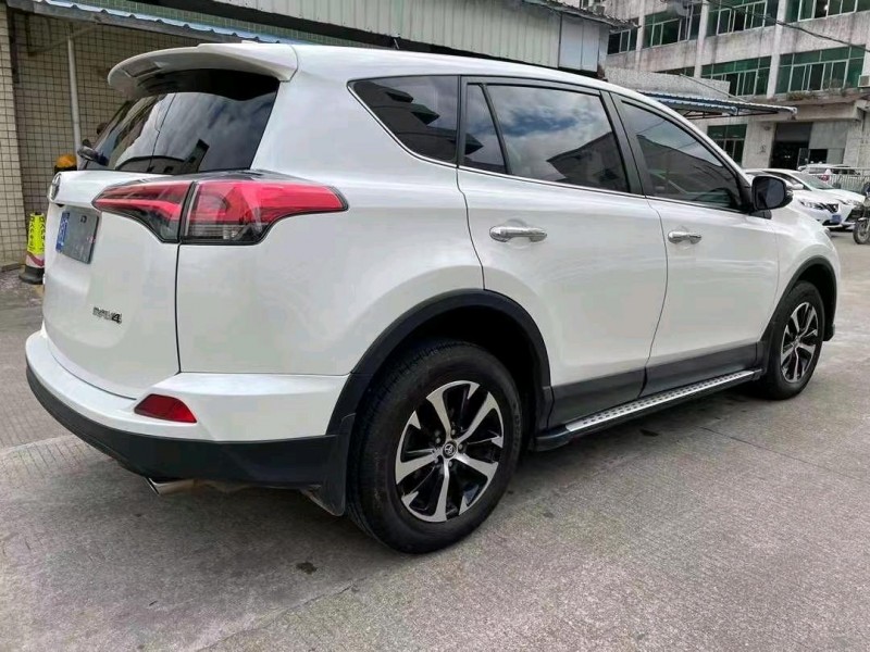 中山19年丰田RAV45
