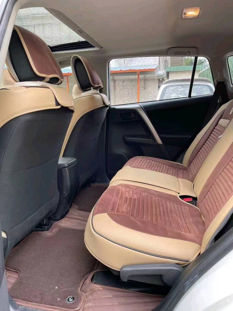 中山19年丰田RAV43