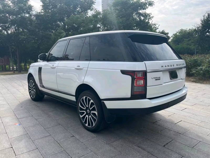 济宁16年路虎揽胜行政8