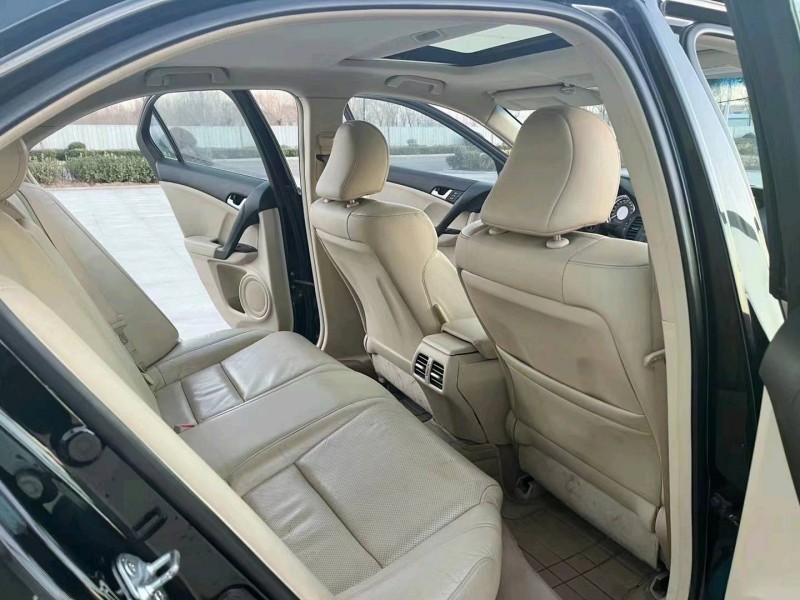 济宁14年本田思铂睿4