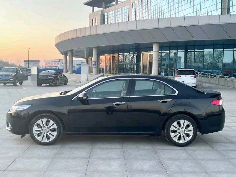 济宁14年本田思铂睿7